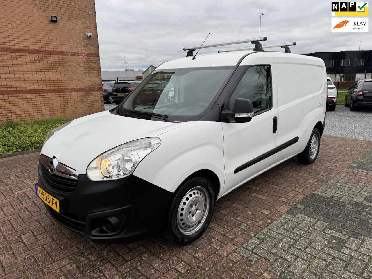 Opel Combo - 1.6 CDTi L2H1 Edition Inbouw, Dakdragers, Trekhaak - AutoWereld.nl