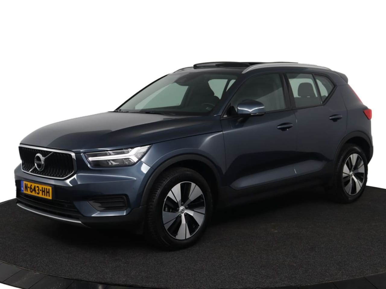 Volvo XC40 - T3 Momentum | Panoramadak | Voorruit verwarming | 18'' lmv | Stoel + Stuurverwarming | Par - AutoWereld.nl