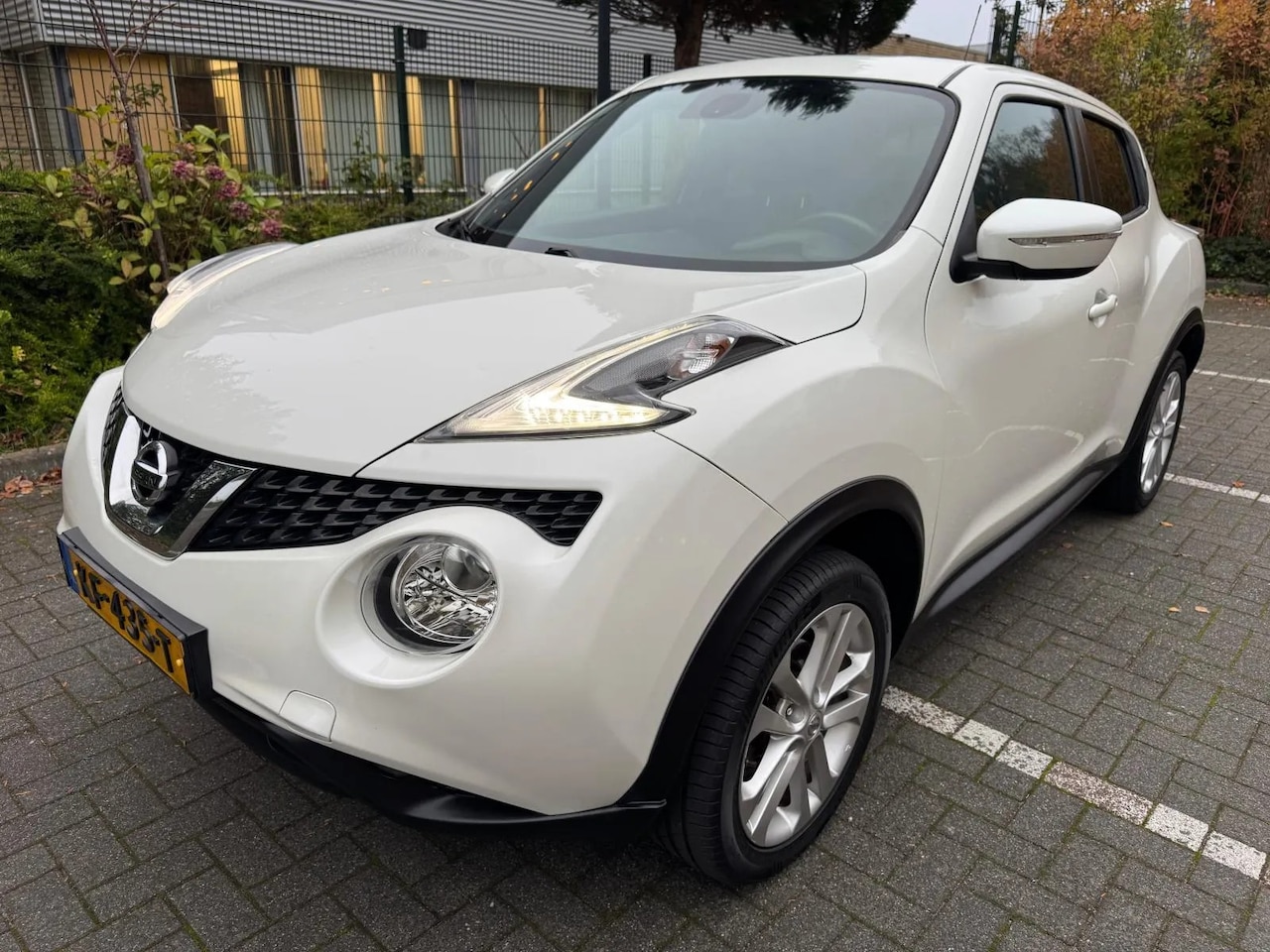 Nissan Juke - 1.2 DIG-T S/S N-Connecta / Camera / Navi / LED / Trekhaak - AutoWereld.nl