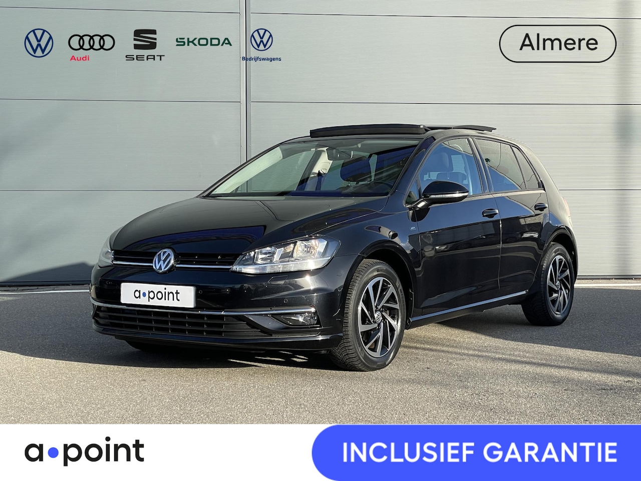 Volkswagen Golf - 1.0 TSI Highline 116PK | Panorama dak | Parkeersensoren voor + achter | Clima | - AutoWereld.nl