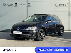 Volkswagen Golf - 1.0 TSI Highline 116PK | Panorama dak | Parkeersensoren voor + achter | Clima |