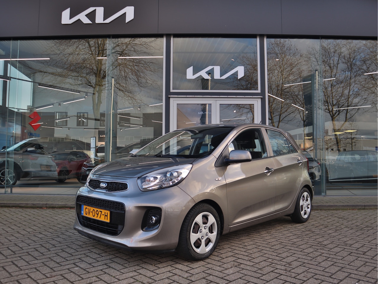 Kia Picanto - 1.2 CVVT DynamicLine 4 Cilinder Ecc-Airco Cr. Control Bluetooth LED All-Seasons Dealerauto - AutoWereld.nl