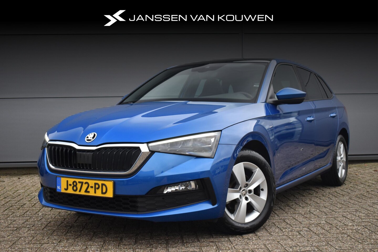 Skoda Scala - 1.0 TSI Sport Business Panoramadak LED Koplampen Clima - AutoWereld.nl