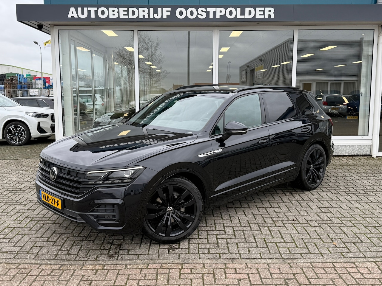 Volkswagen Touareg - 3.0 TDI R Line Grijskenteken Black Style - AutoWereld.nl