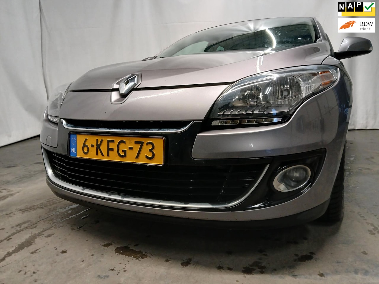 Renault Mégane - 1.5 dCi Dynamique - Airco - Rechter Zijschade - AutoWereld.nl