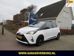 Toyota Yaris - 1.5 Hybrid Bi-Tone (Carplay/Navigatie, Camera, Cruise, Lm velgen, Designpakket, Keyless)