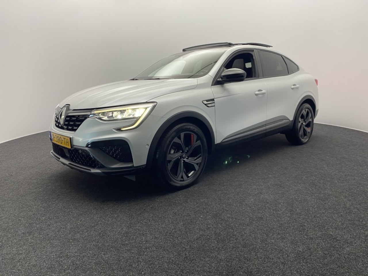 Renault Arkana - 1.6 E-Tech Hybrid 145 R.S. Line - AutoWereld.nl