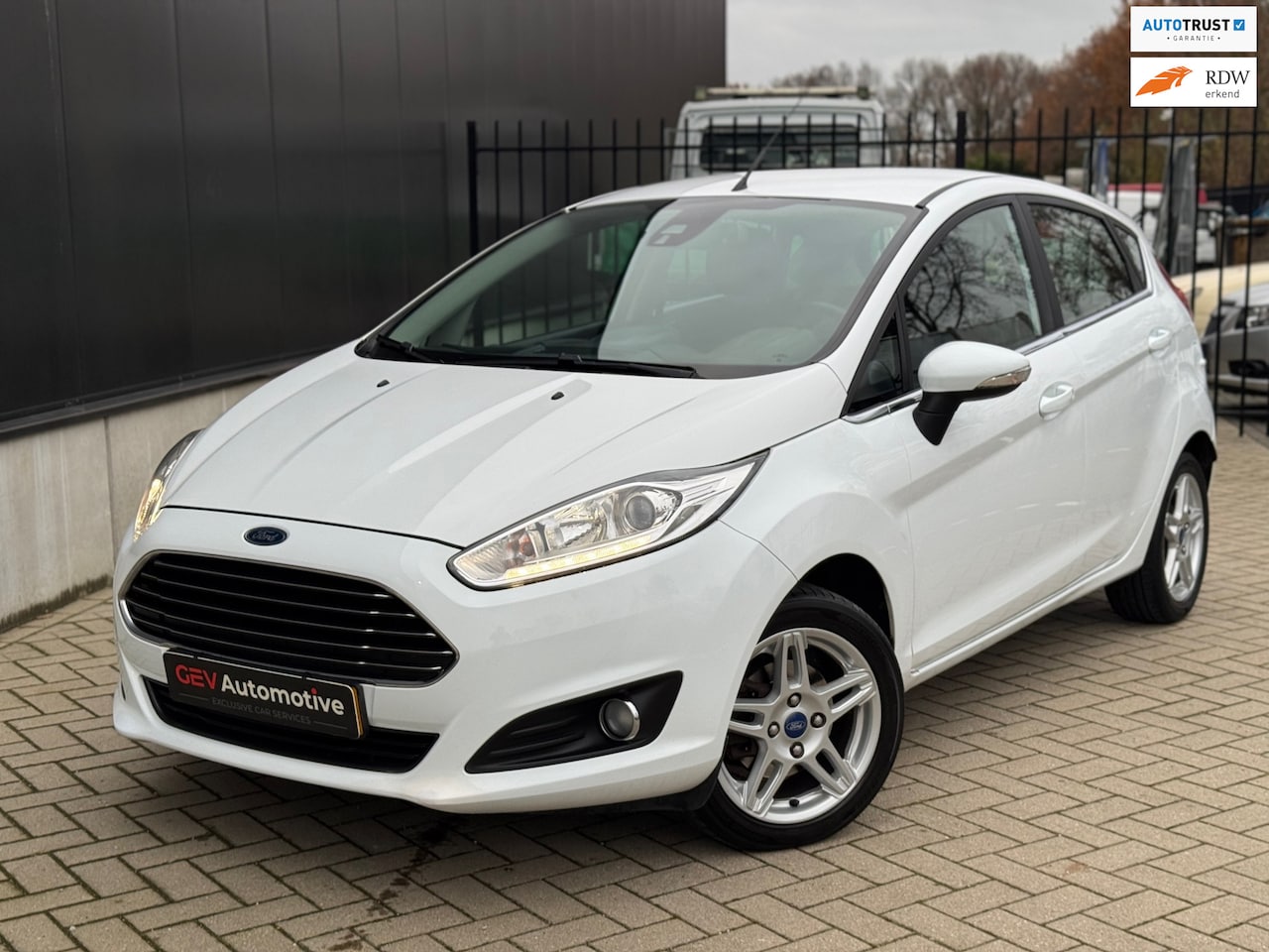 Ford Fiesta - 1.0 Titanium Cruise Navi Parkeersensor LED - AutoWereld.nl