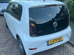 Volkswagen Up! - 1.0 BMT up! beats Stoelverwarming, High up, nieuwe banden All season en grote beurt