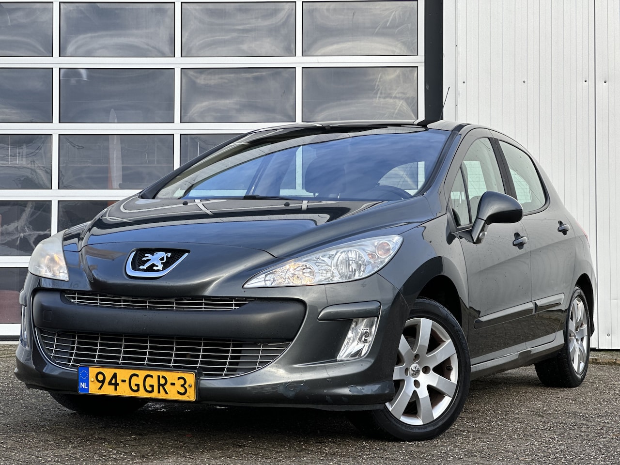 Peugeot 308 - 1.6 VTi XTn 120pk | Nieuwe APK | Panorama dak | Climate Control | Cruise Control | Radio-C - AutoWereld.nl