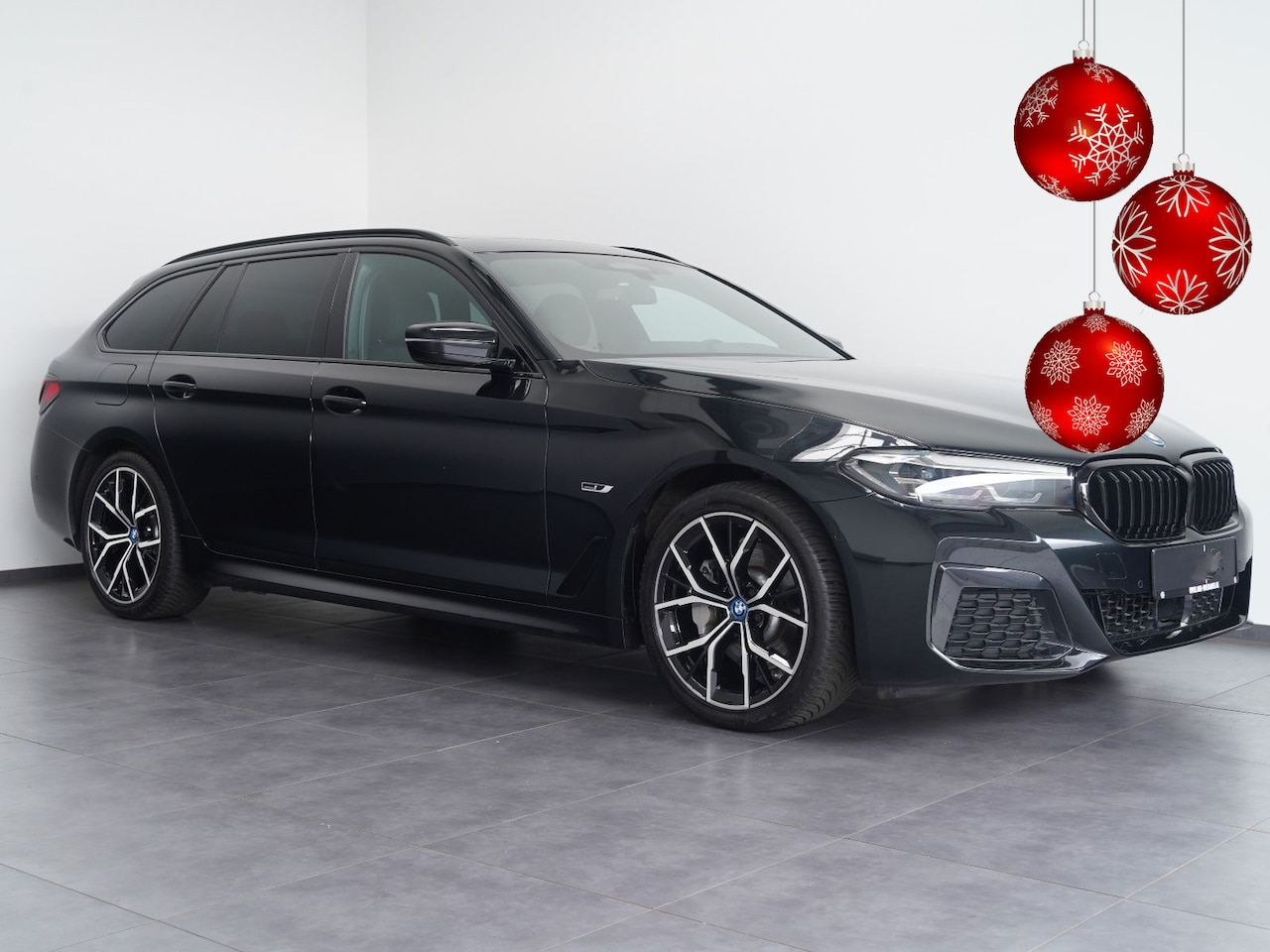 BMW 5-serie Touring - 530e xDrive M-SPORT ** LED, LEDER, PANORAMA, COCKPIT PROF, 19-inch LMV ** 1e EIG - UNFALLF - AutoWereld.nl