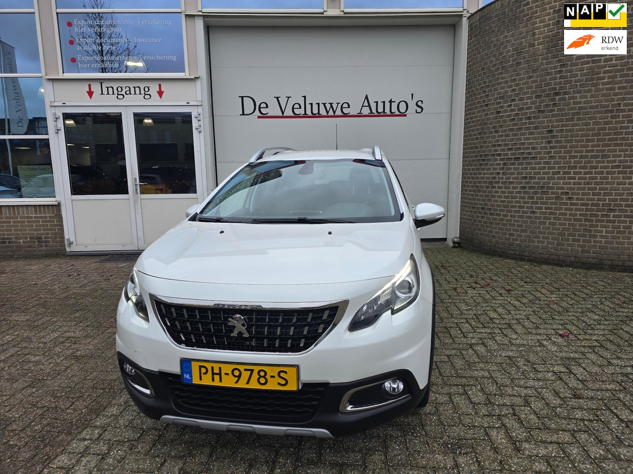 Peugeot 2008 - 1.2 PureTech Allure / Apple camera leder clima - AutoWereld.nl