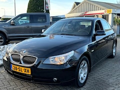 BMW 5-serie - 523i Sedan 2006 Zwart Dealer OH 1E Eigenaar