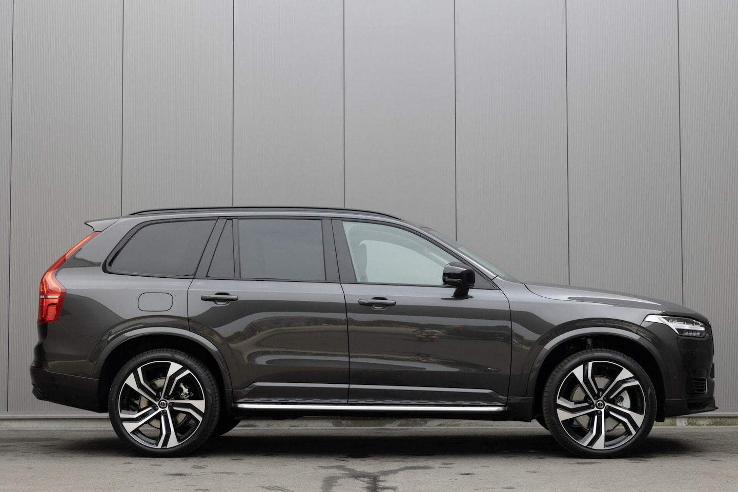 Volvo XC90 - 2.0 T8 Recharge AWD Ultra Dark Bowers Wilkins audio Luchtvering - AutoWereld.nl