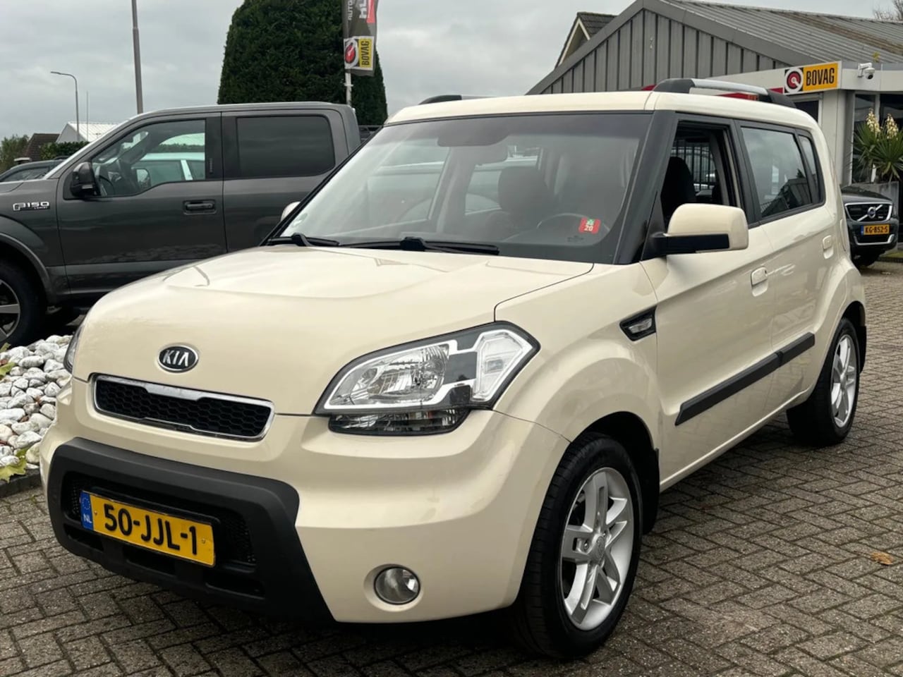 Kia Soul - 1.6 X-tra 2009 Benzine Trekhaak Hoogzitter Beige - AutoWereld.nl