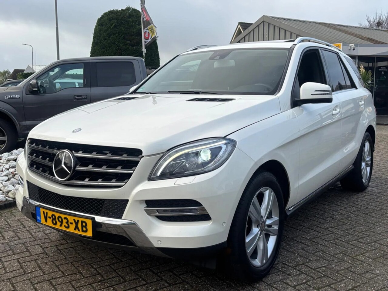 Mercedes-Benz M-klasse - ML350 Grijs Kenteken 2013 Wit Bedrijfsauto - AutoWereld.nl