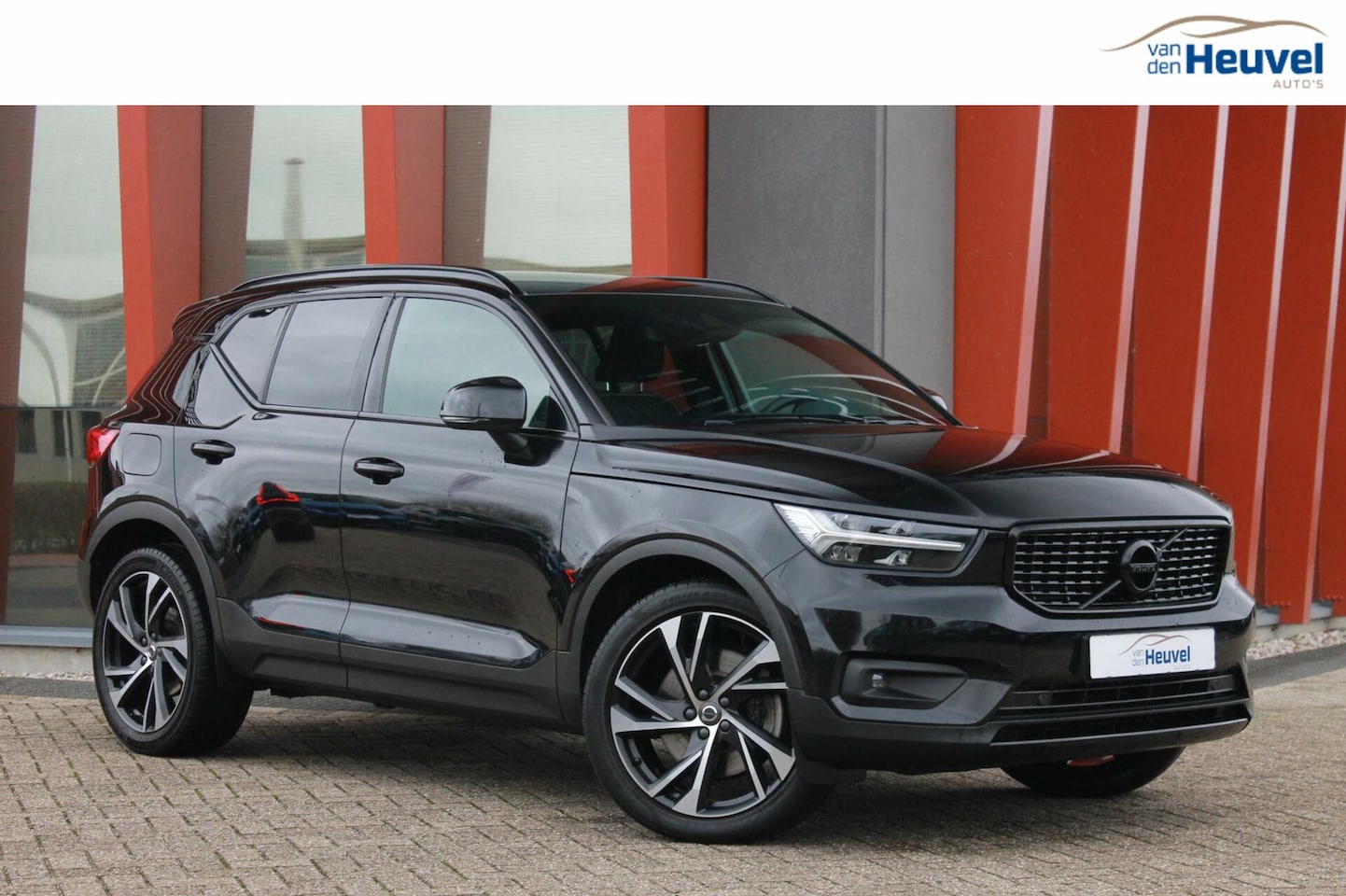 Volvo XC40 - T5 Recharge R-Design | Stoelverwarming | Harman/Kardon | 20 Inch | Glossy Black - AutoWereld.nl