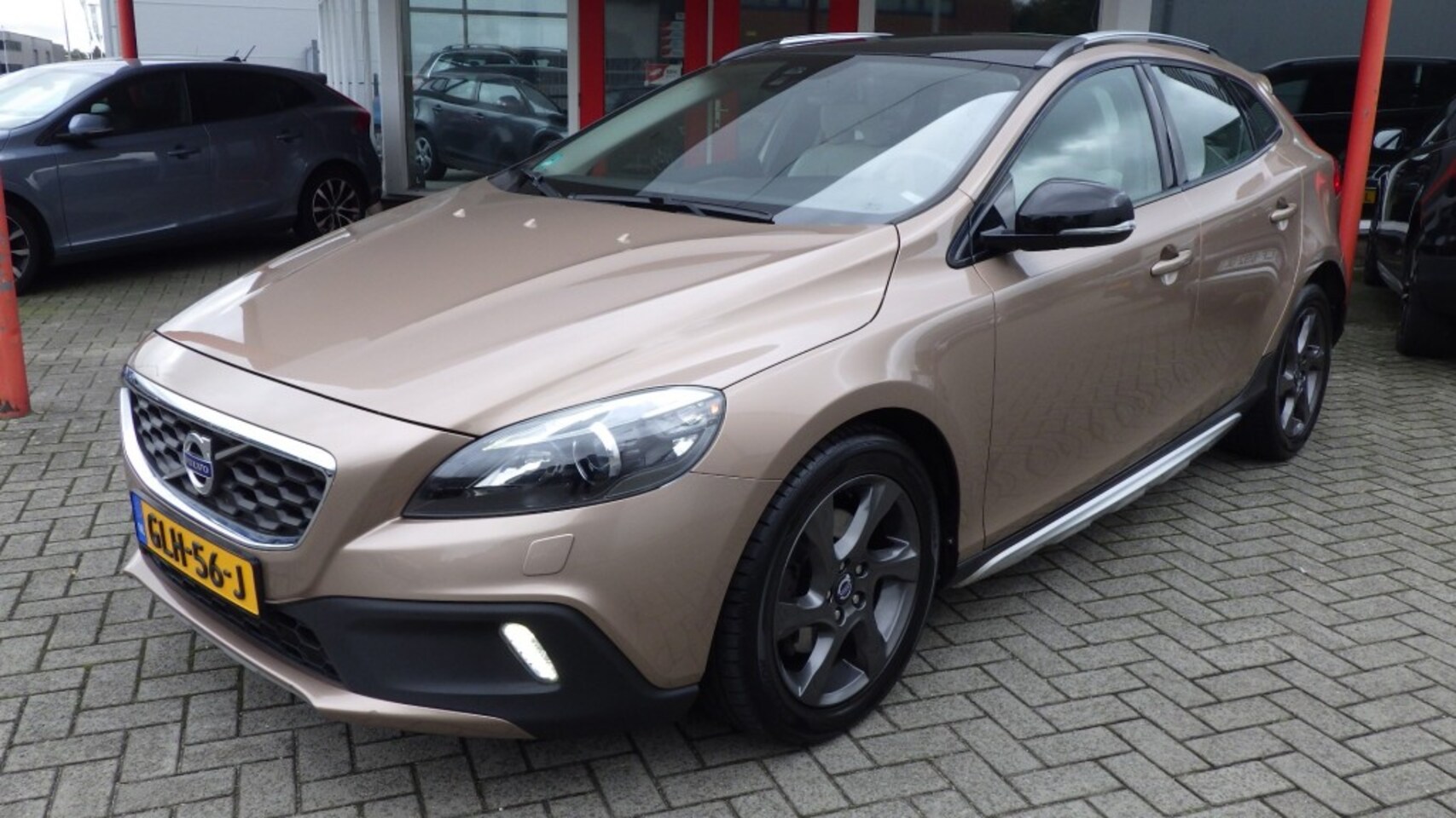 Volvo V40 - 1.6 T4 180PK automaat panoramadak/Xenon/Bluetooth - AutoWereld.nl