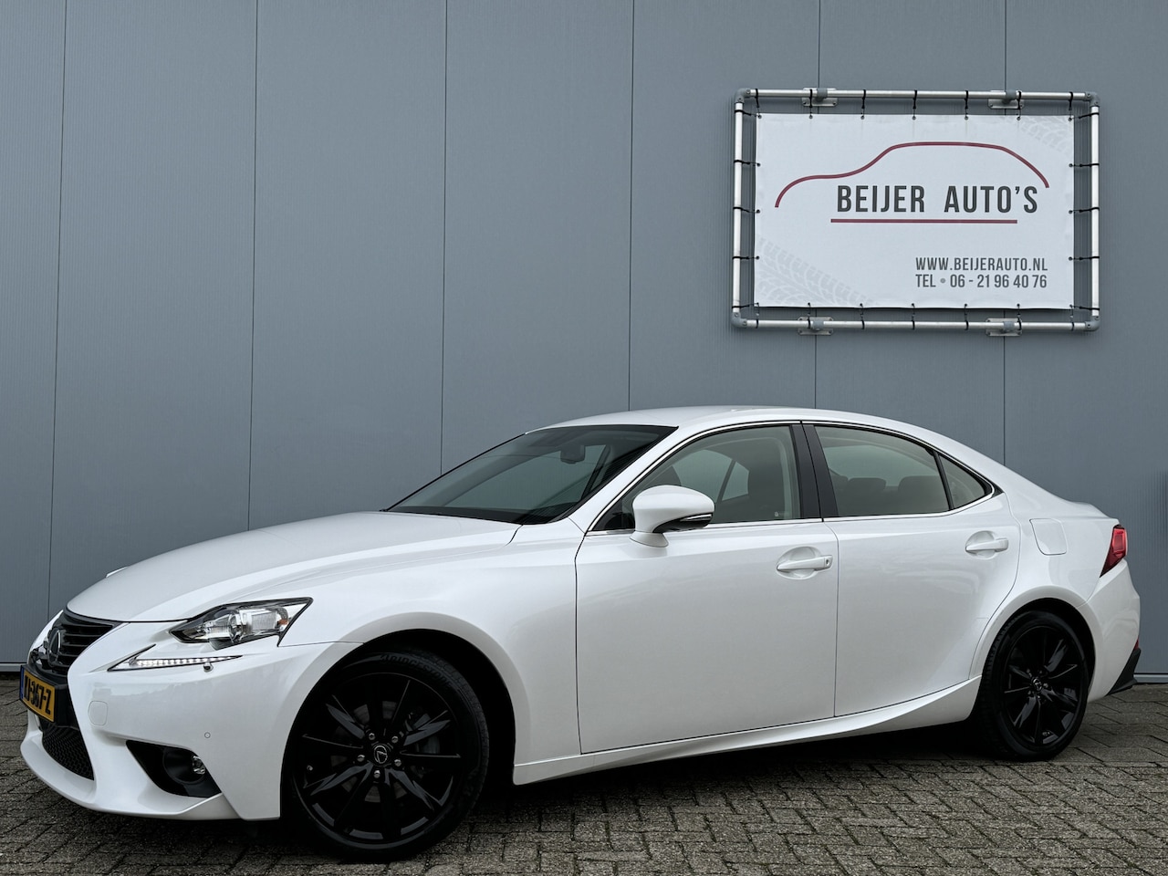 Lexus IS - 300h Business Line Automaat Navigatie/Camera. - AutoWereld.nl