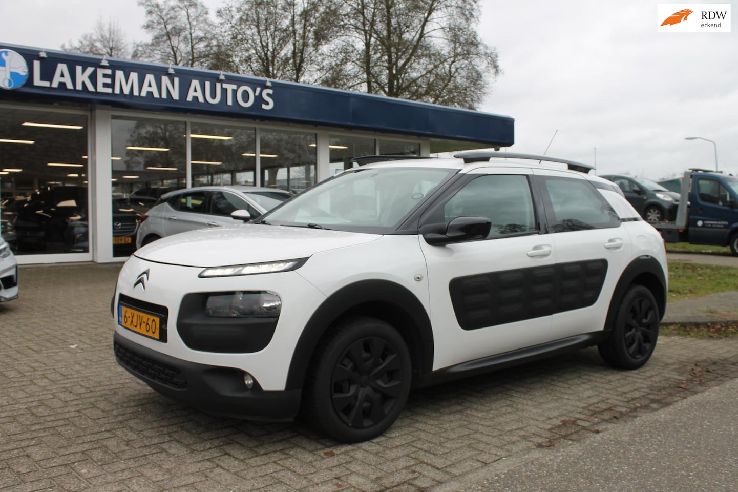 Citroën C4 Cactus - 1.2 e-VTi Shine Automaat Whiteline Huurkoop Inruil APK Garantie - AutoWereld.nl