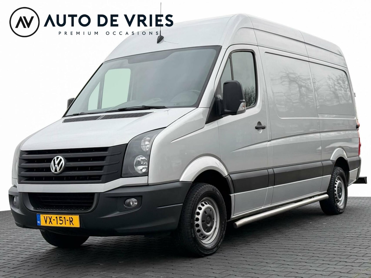 Volkswagen Crafter - Bestel 32 2.0 TDI L2H2 BM | Navigatie | Sidebars | Trekhaak - AutoWereld.nl