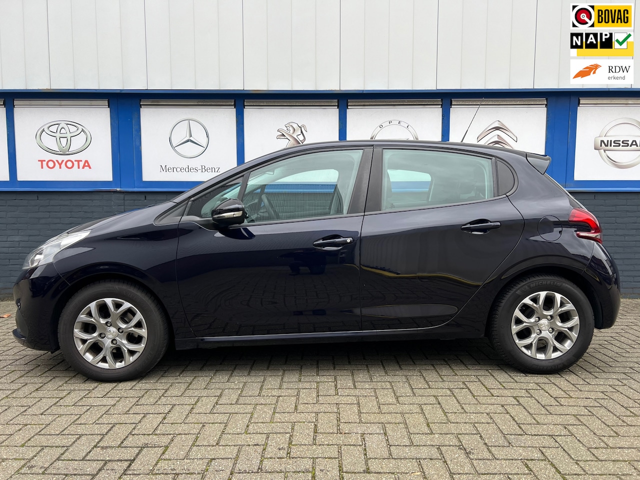 Peugeot 208 - 1.2 PureTech Blue Lion 08-2017 6995eu - AutoWereld.nl