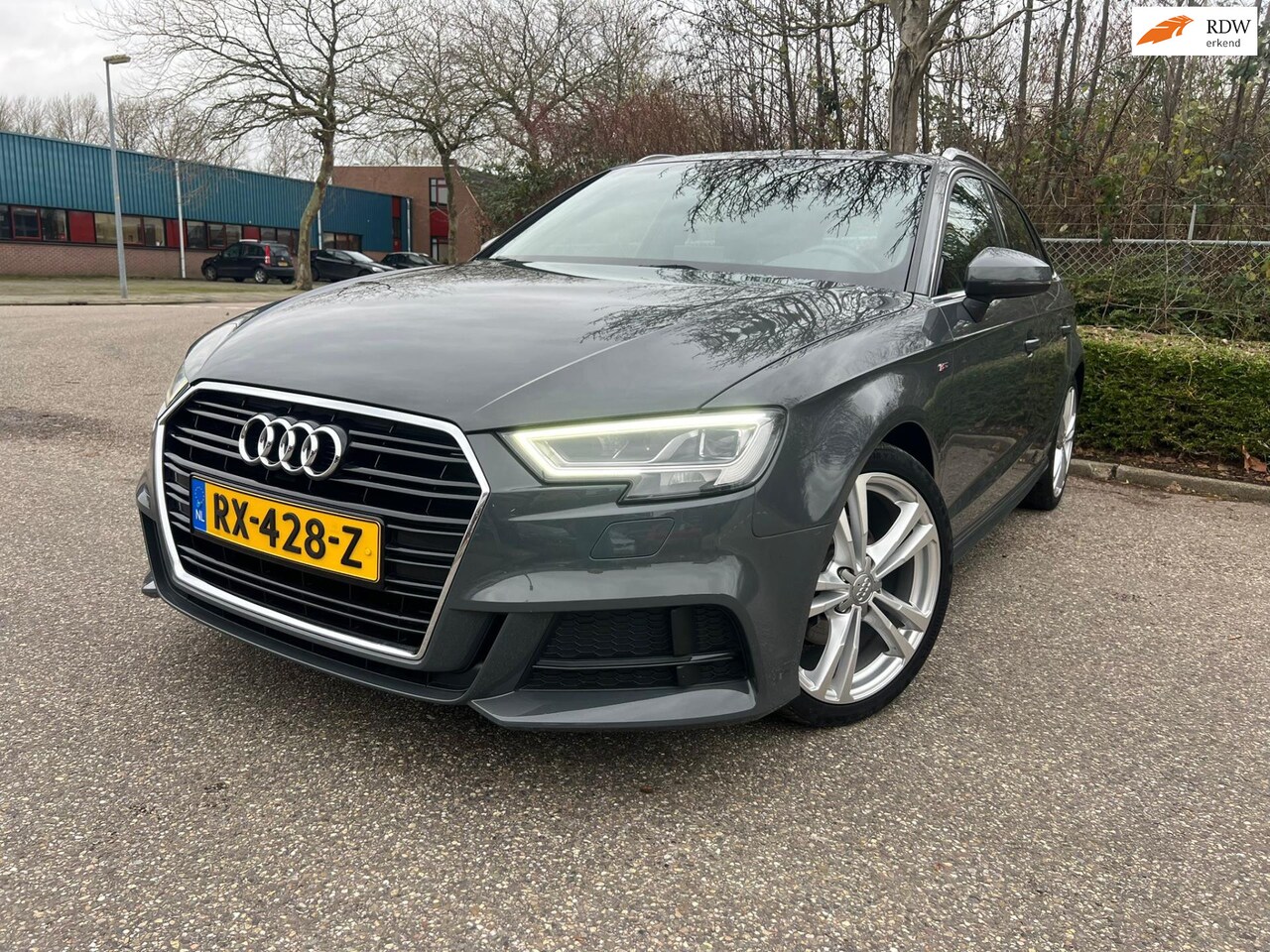 Audi A3 Sportback - 1.0 TFSI Sport S Line Edition Navigatie Matrix Cruise control - AutoWereld.nl