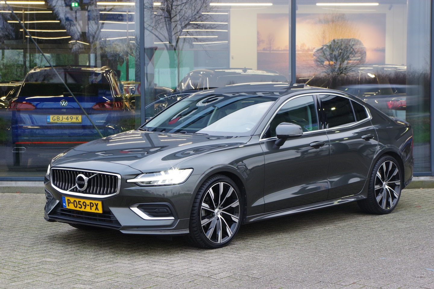 Volvo S60 - 2.0 B3 Inscription 2.0 B3 163 PK Inscription, Leder, Panoramadak, Harman / Kardon, Camera, 20" LM, Memory Sea - AutoWereld.nl