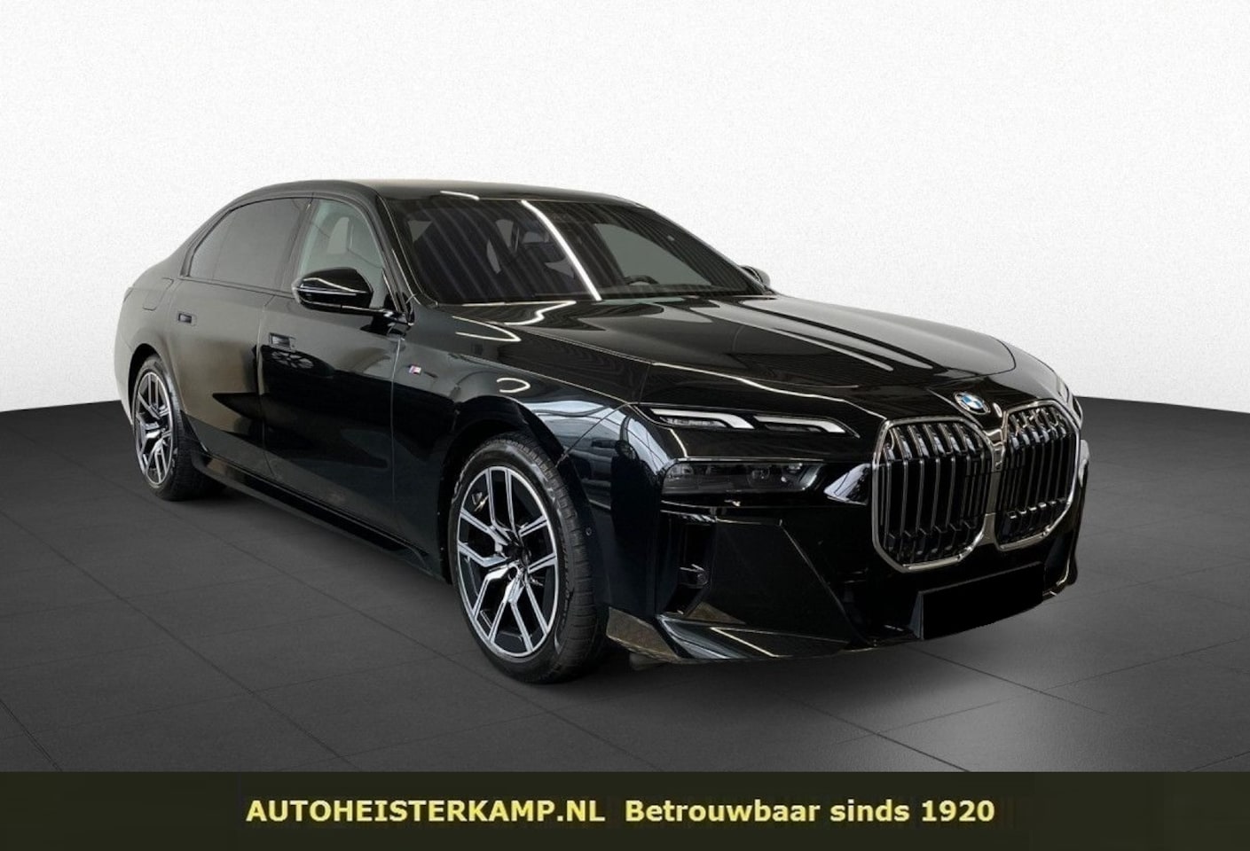 BMW 7-serie - 740d xDrive M-Sport PanoSky ACC Head-Up SurroundView - AutoWereld.nl