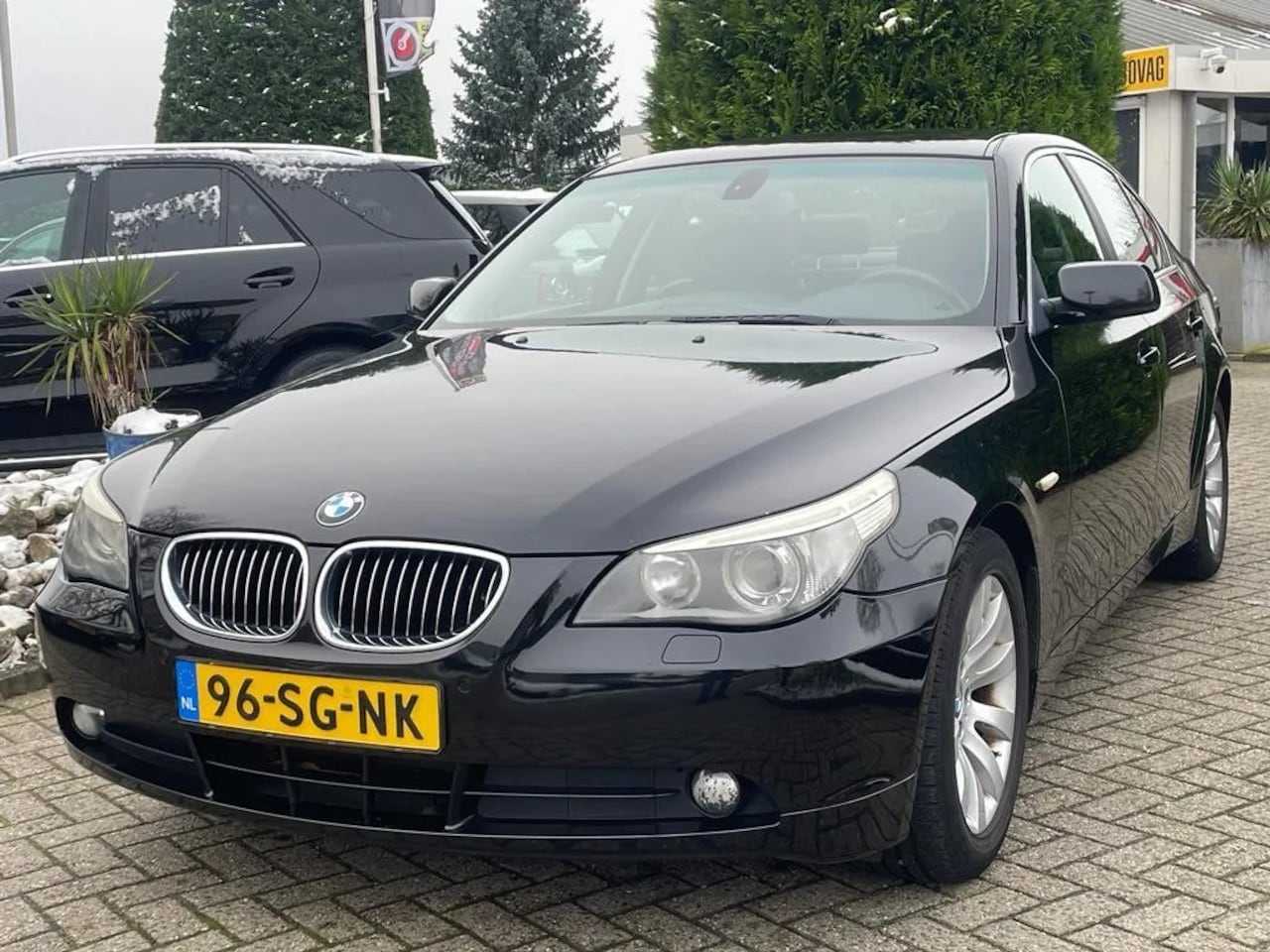 BMW 5-serie - 523i Sedan High Executive 2006 Youngtimer Automaat Zwart - AutoWereld.nl