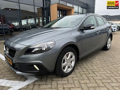 Volvo V40 Cross Country - 2.0 T3 Momentum