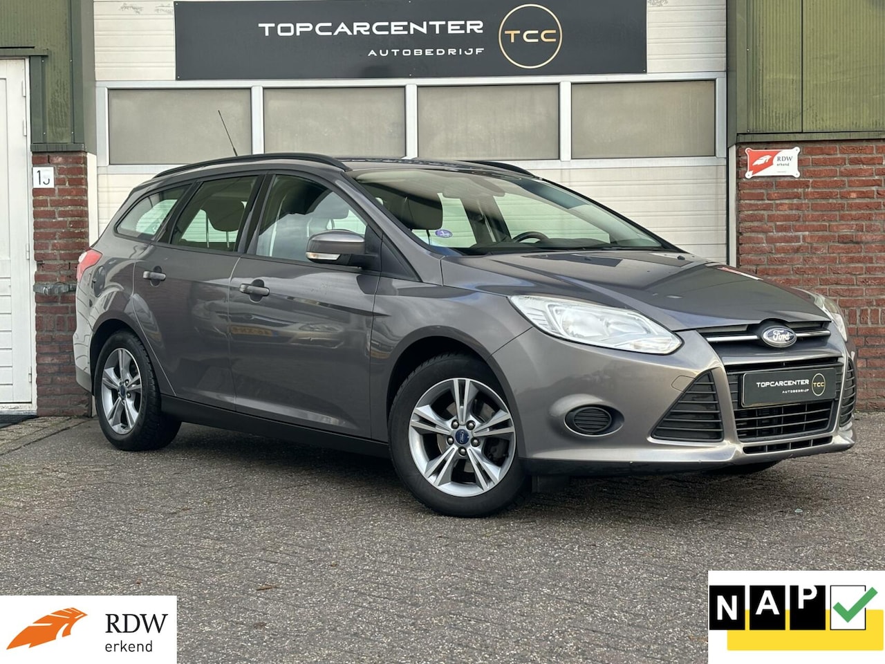 Ford Focus Wagon - 1.0 EcoBoost/AIRCO/PARKS/NAVI/CRUISE/APK/NAP - AutoWereld.nl