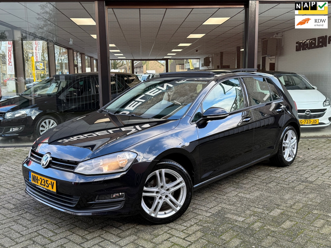 Volkswagen Golf - 1.4 TSI Highline AIRCO | NAVI | PANO DAK | PDC | LMV - AutoWereld.nl