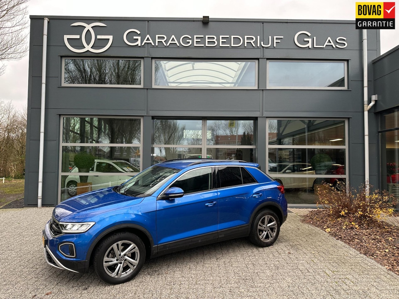 Volkswagen T-Roc - 1.0 TSI Life 75 Edition carplay - trekhaak - AutoWereld.nl