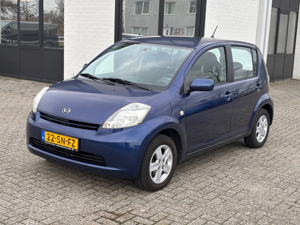 Daihatsu Sirion 2 - 1.0-12V Trend 5-Deurs! 189DKM! NAP! Blauw - AutoWereld.nl