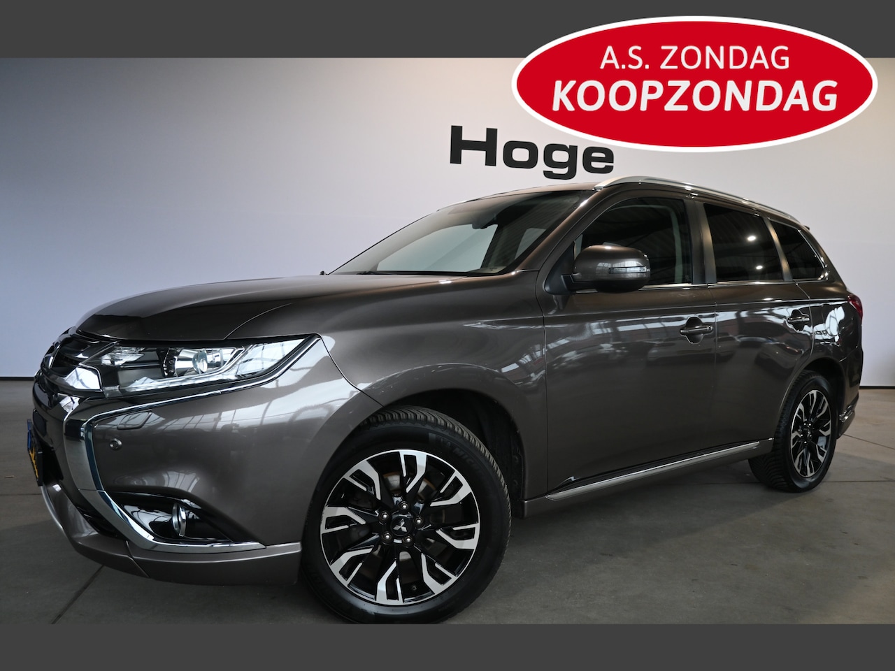 Mitsubishi Outlander - 2.0 PHEV Executive Edition Automaat Navigatie LED Goed Onderhouden! Inruil Mogelijk! - AutoWereld.nl