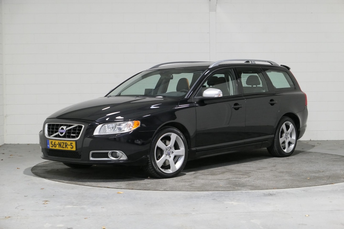 Volvo V70 - 2.0T R-Edition NL, Boekjes, Dealer oh. 6Bak, Leer, 18" R , NAVIGATIE, CRUISE .. Super mooi - AutoWereld.nl