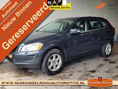 Volvo XC60 - 2.0T Momentum Aut., trekhaak, leer, xenon, clima, cruise, 17" lmv