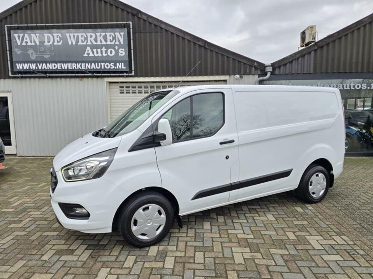 Ford Transit Custom - 280 2.0 TDCI L1H1 Trend Airco|Cruise|Navi|Pdc|Trekhaak|Nap!! - AutoWereld.nl