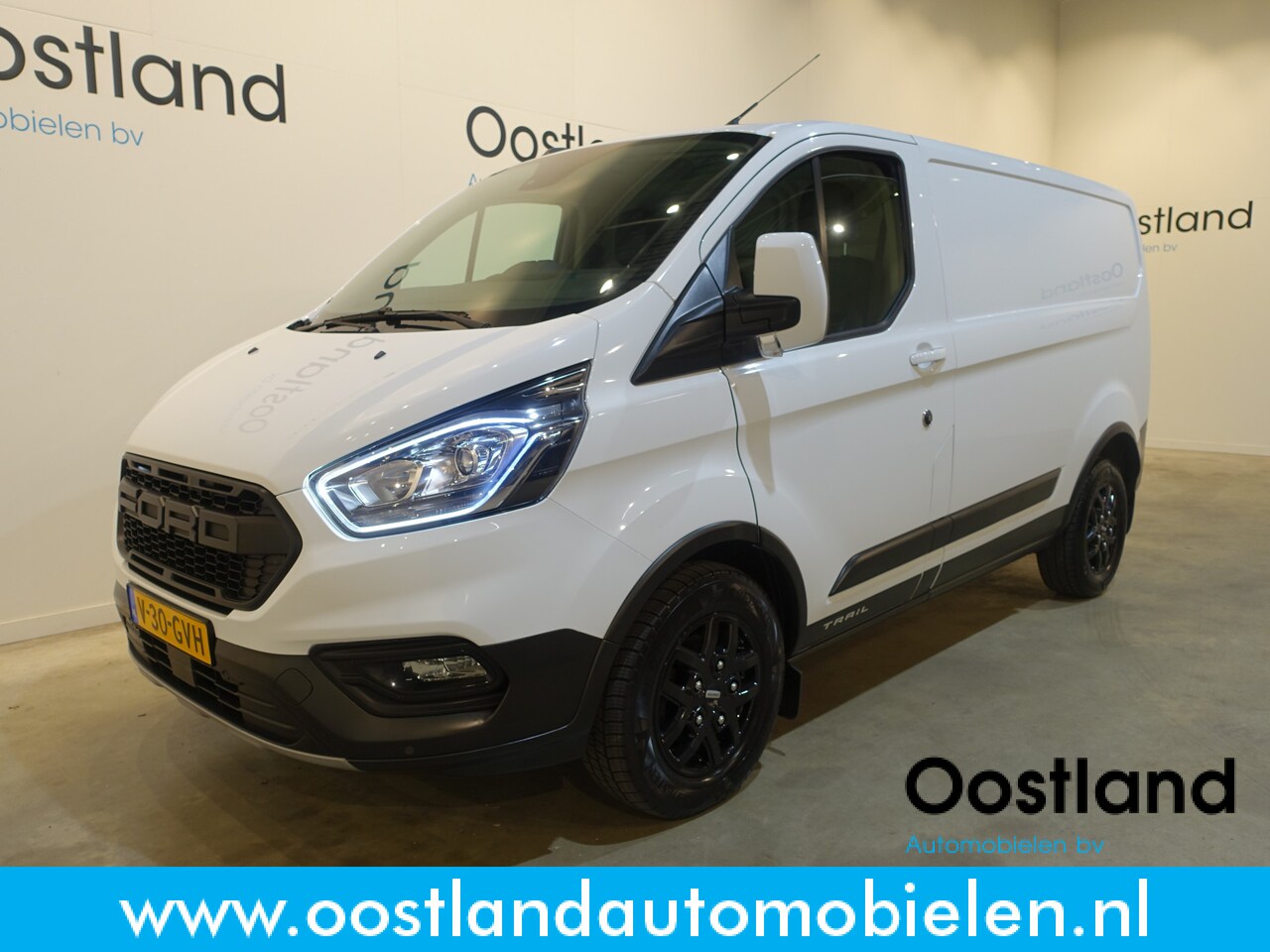 Ford Transit Custom - 300 2.0 TDCI 130 PK L1H1 Trail Euro6 / Airco / Cruise / Leer / 3-zits / 35.000 KM !! - AutoWereld.nl