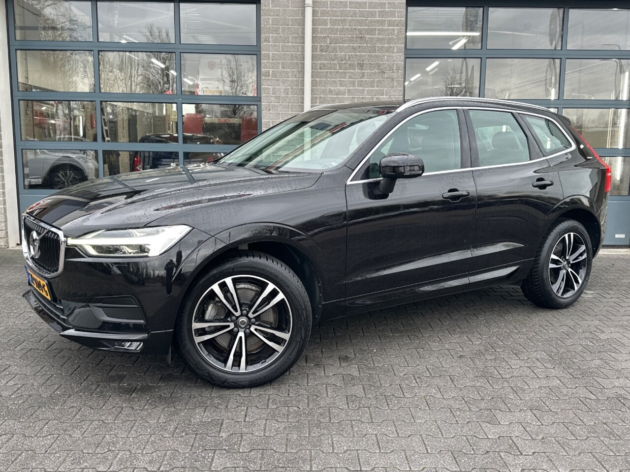 Volvo XC60 - 2.0 T5 Momentum 2.0 T5 Momentum - AutoWereld.nl