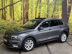 Volkswagen Tiguan - 1.4 TSI ACT Highline Automaat 150 PK Leder Panodak Trekhaak LED Sfeer Elek. Klep Elek. Sto