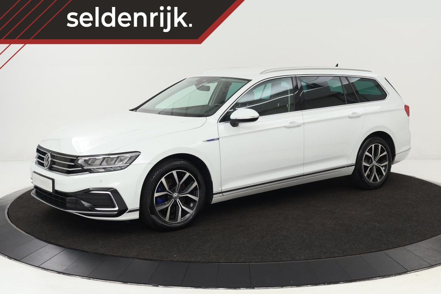 Volkswagen Passat Variant - 1.4 TSI GTE | Stoel & stuurverwarming | Camera | Matrix LED | Adaptive cruise | Carplay | - AutoWereld.nl