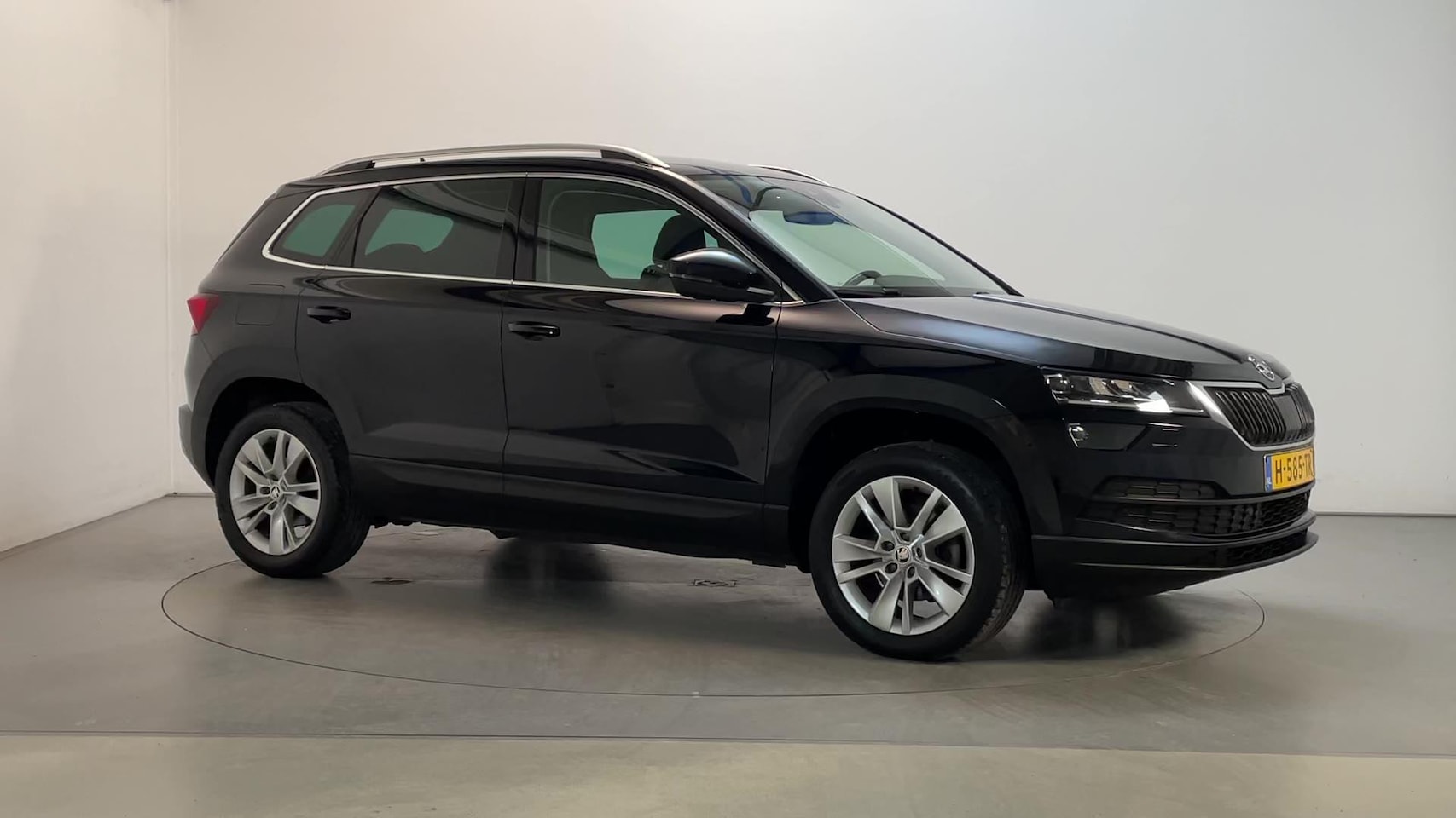 Skoda Karoq - 1.0 TSI Business Edition LED Camera DAB+ Navigatie - AutoWereld.nl