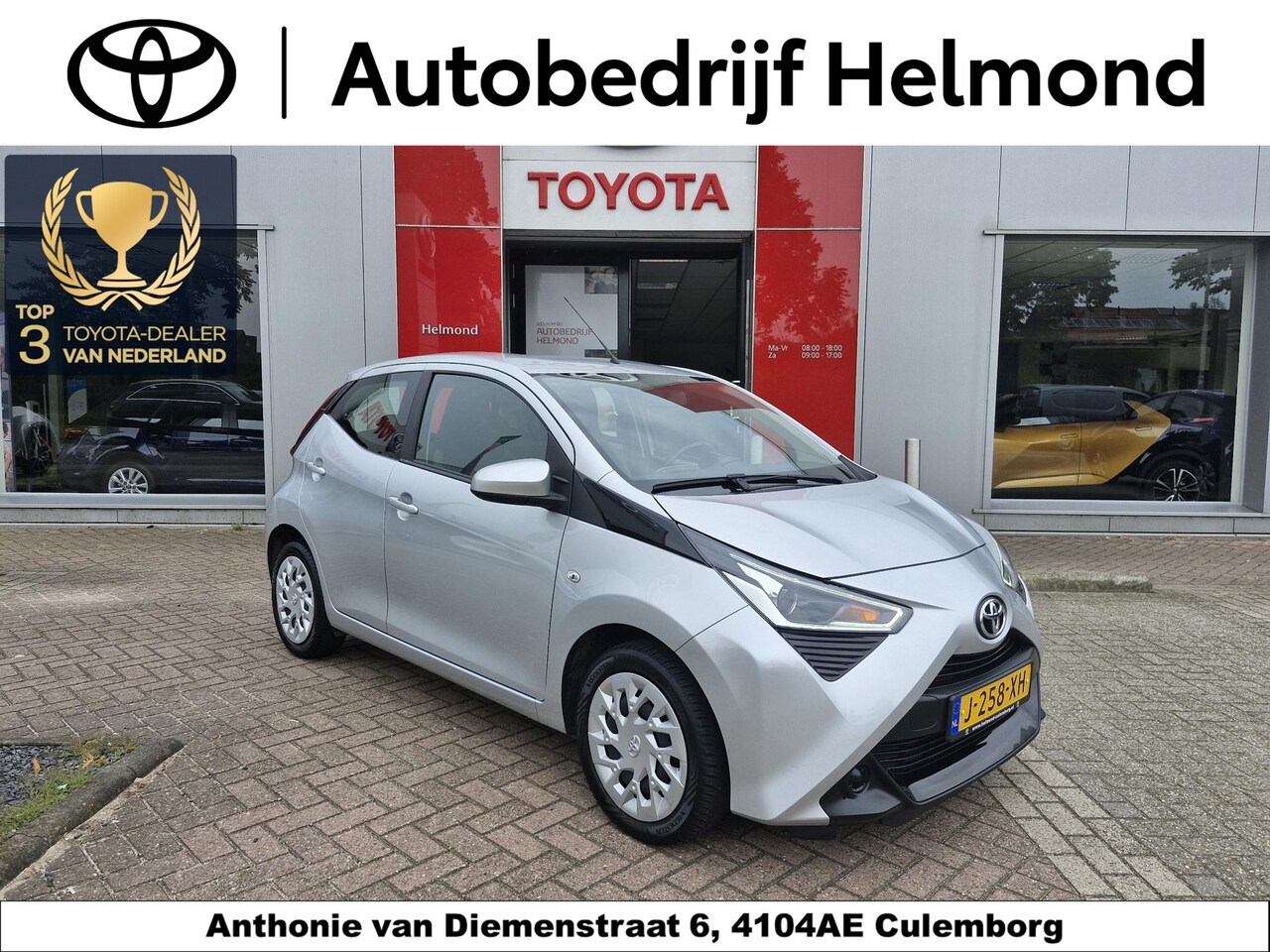 Toyota Aygo - 1.0 VVT-i x-play Apple Carplay/ Android Auto, Parkeercamera - AutoWereld.nl