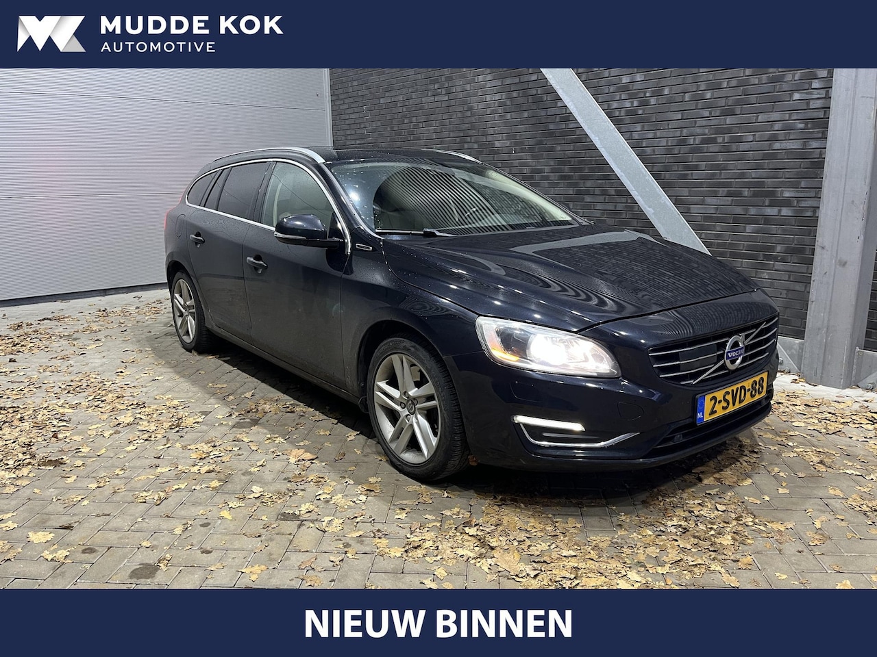 Volvo V60 - 2.4 D6 AWD Plug-In Hybrid Summum | Schuif/Kanteldak | Stoel+Stuurverwarming | BLIS | ACC | - AutoWereld.nl