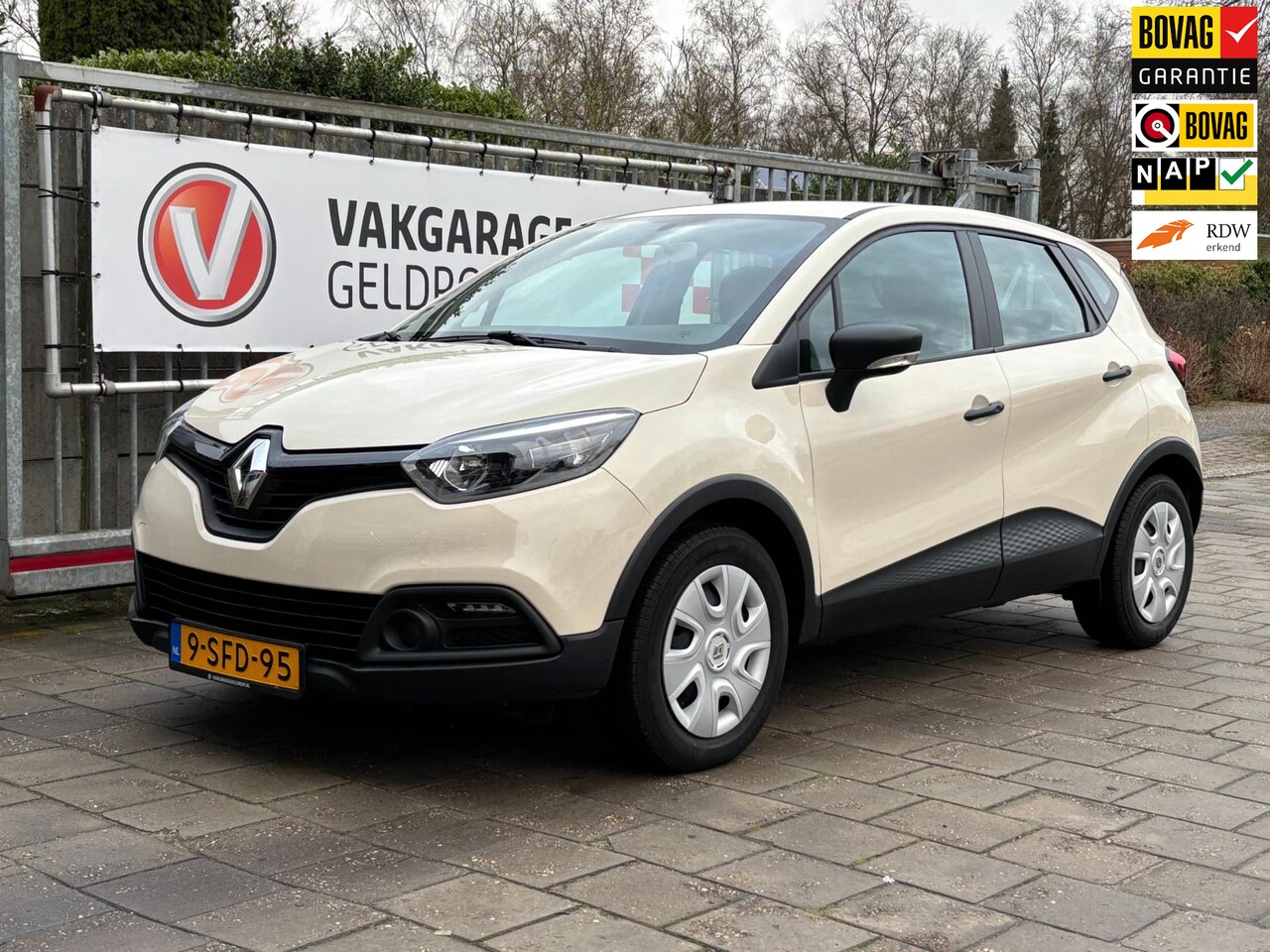 Renault Captur - 0.9 TCe Authentique 1e Eigenaar 12 maanden BOVAG garantie nwe APK - AutoWereld.nl