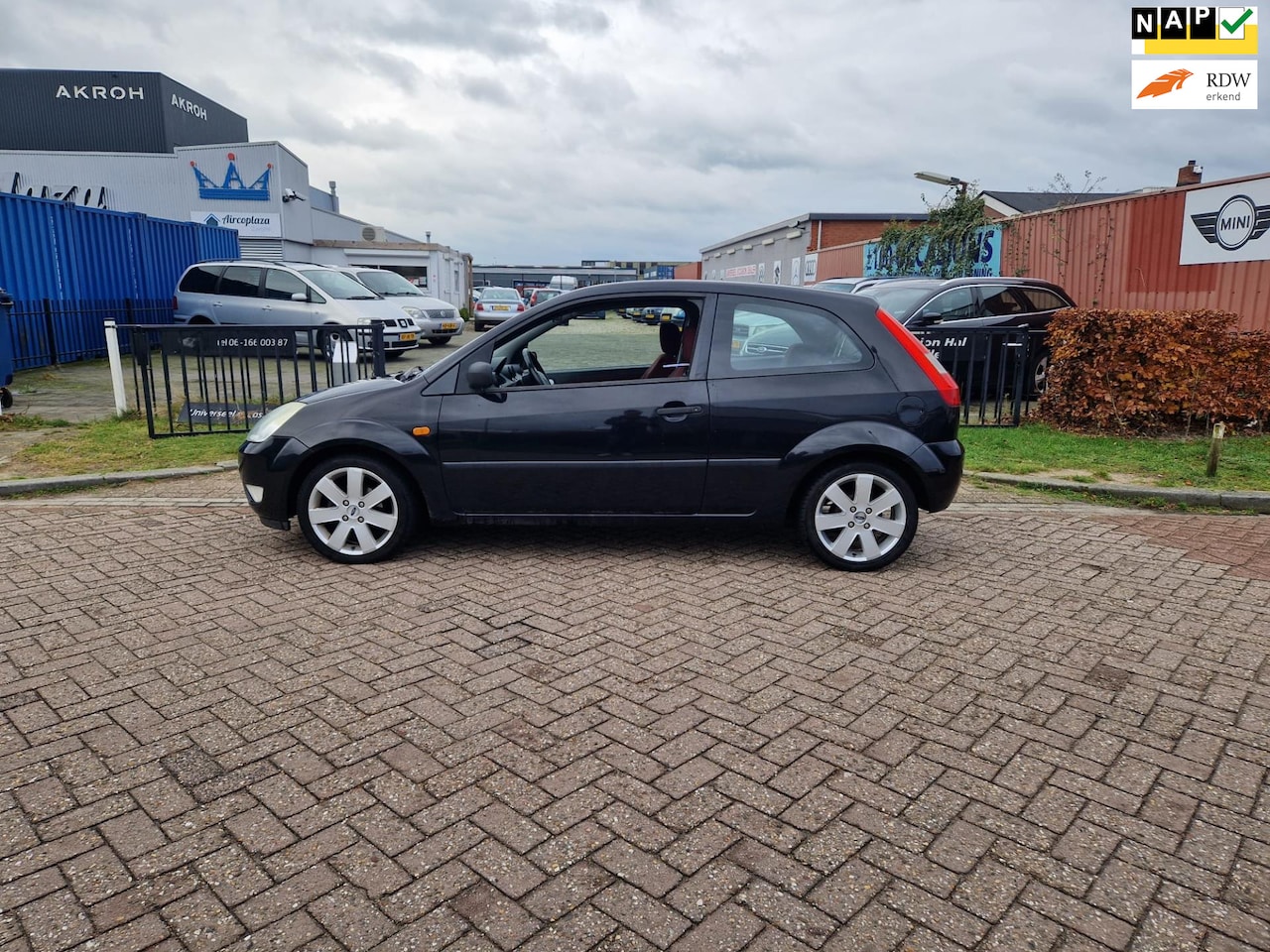 Ford Fiesta - 1.4-16V Futura/AIRCO/NWE APK/INRUILKOOPJE!! - AutoWereld.nl