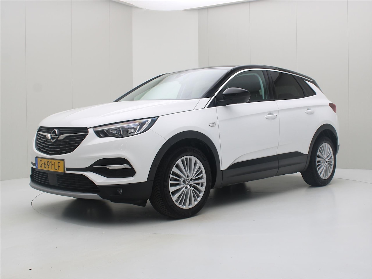 Opel Grandland X - 1.2 Turbo 130pk 6-bak Innovation [ CARPLAY+CLIMAAT+PDC+NAVIGATIE+LMV ] - AutoWereld.nl