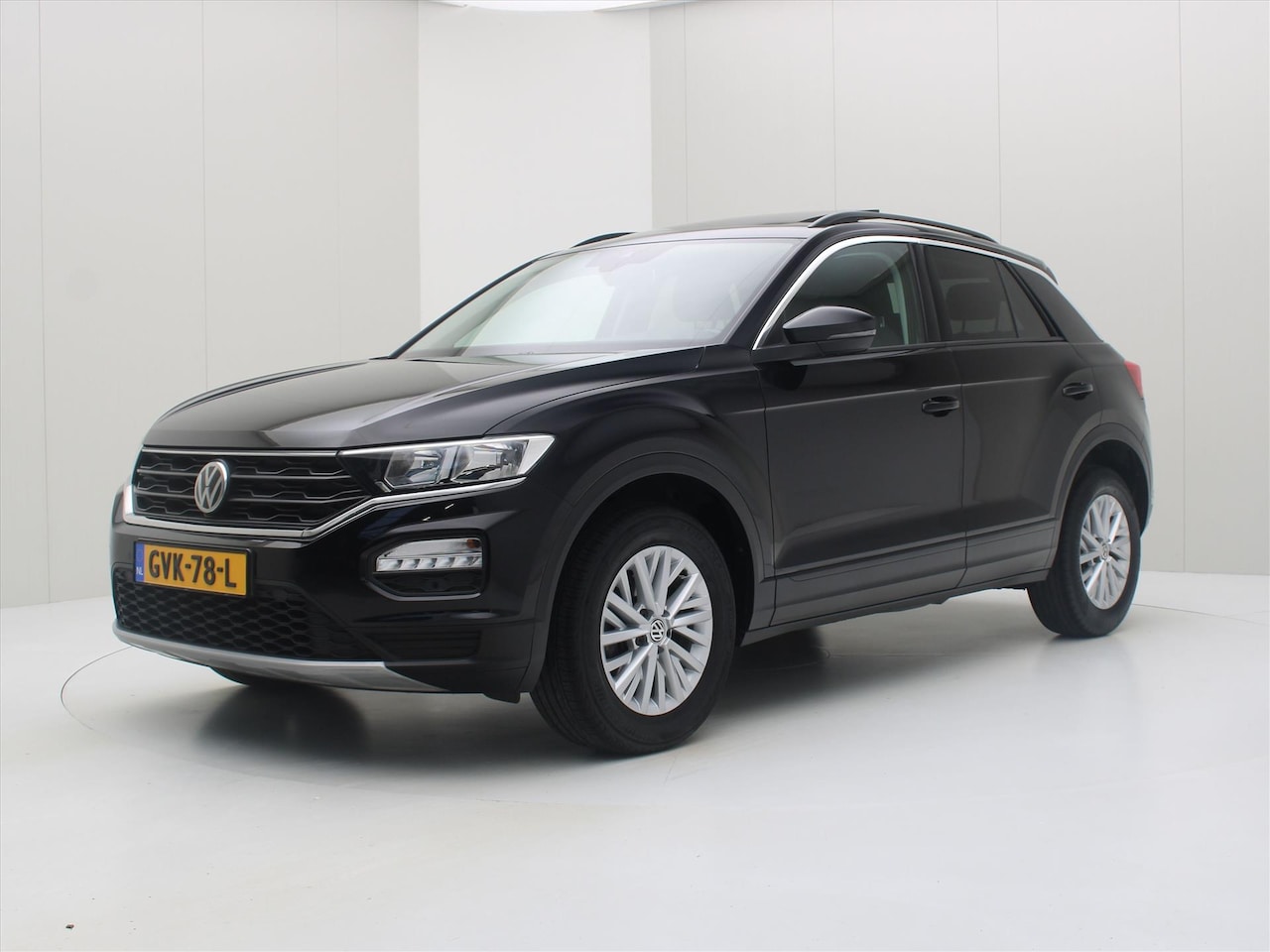 Volkswagen T-Roc - 1.5 TSI 150pk 6-bak Style Business [ PANO+CARPLAY+ELEKTR.KLEP+CAMERA+PDC ] - AutoWereld.nl